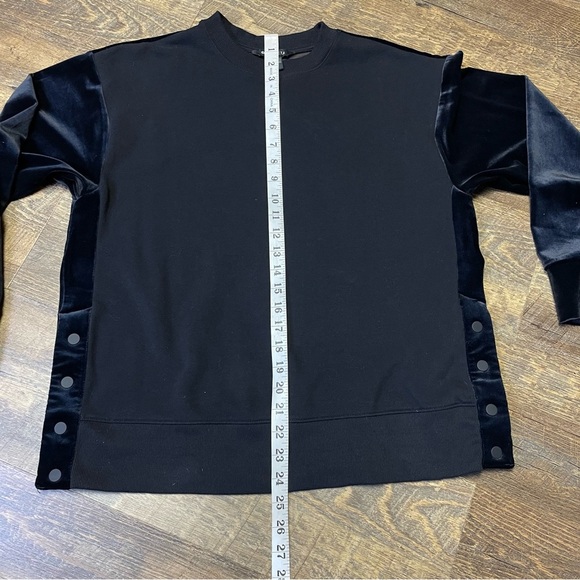 Athleta Retroplush Velvet Crewneck Sweatshirt Snap Sides Oversized Black Small - Picture 7 of 14